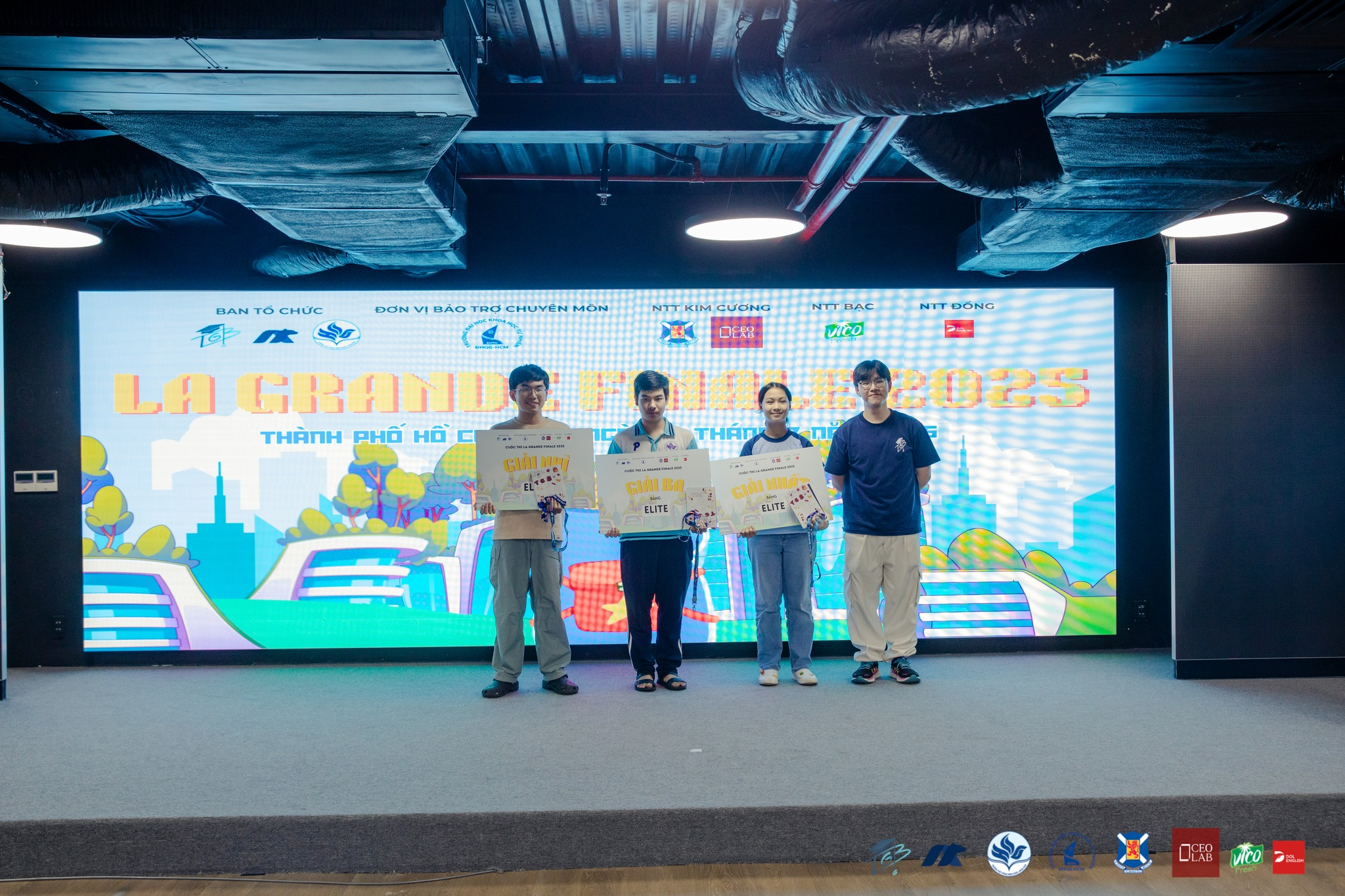 Intellectual Showdown — La Grande Finale 2023 Stage Award Ceremony