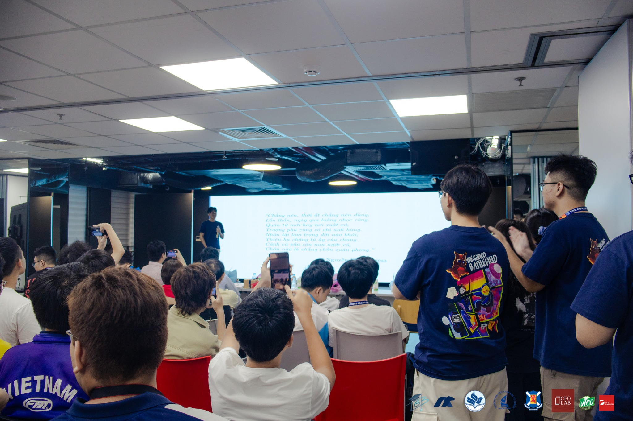 Intellectual Showdown — Live Problem-Solving & Contest Presentation